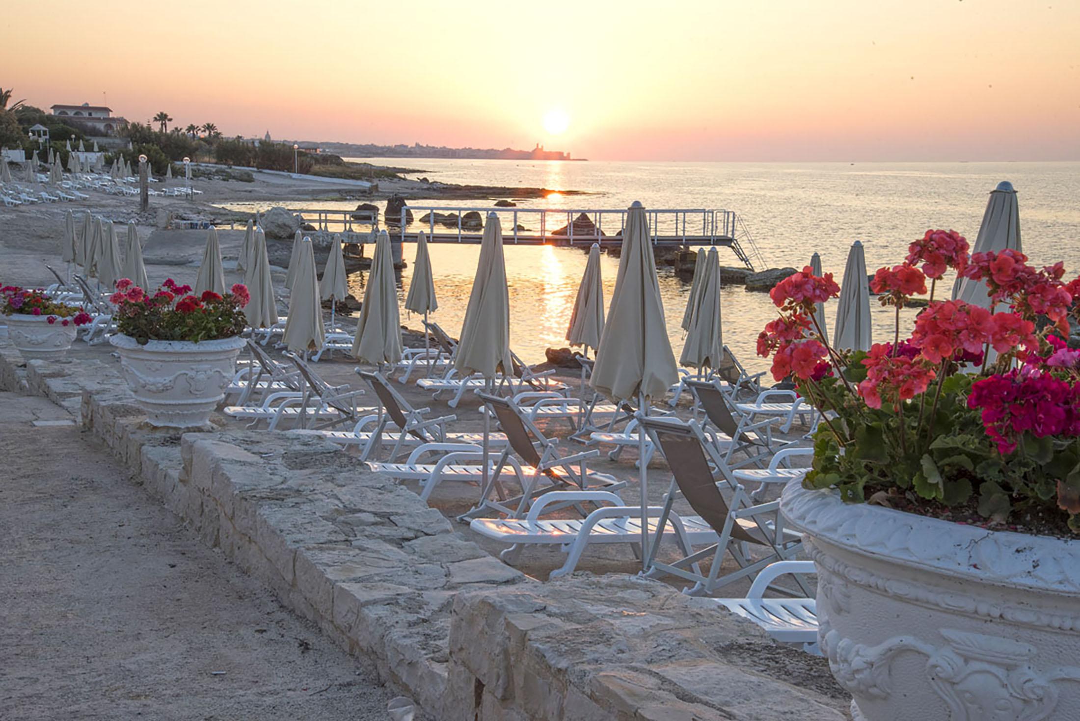 Hotel Riva Del Sole جيوفيناتسو المظهر الخارجي الصورة