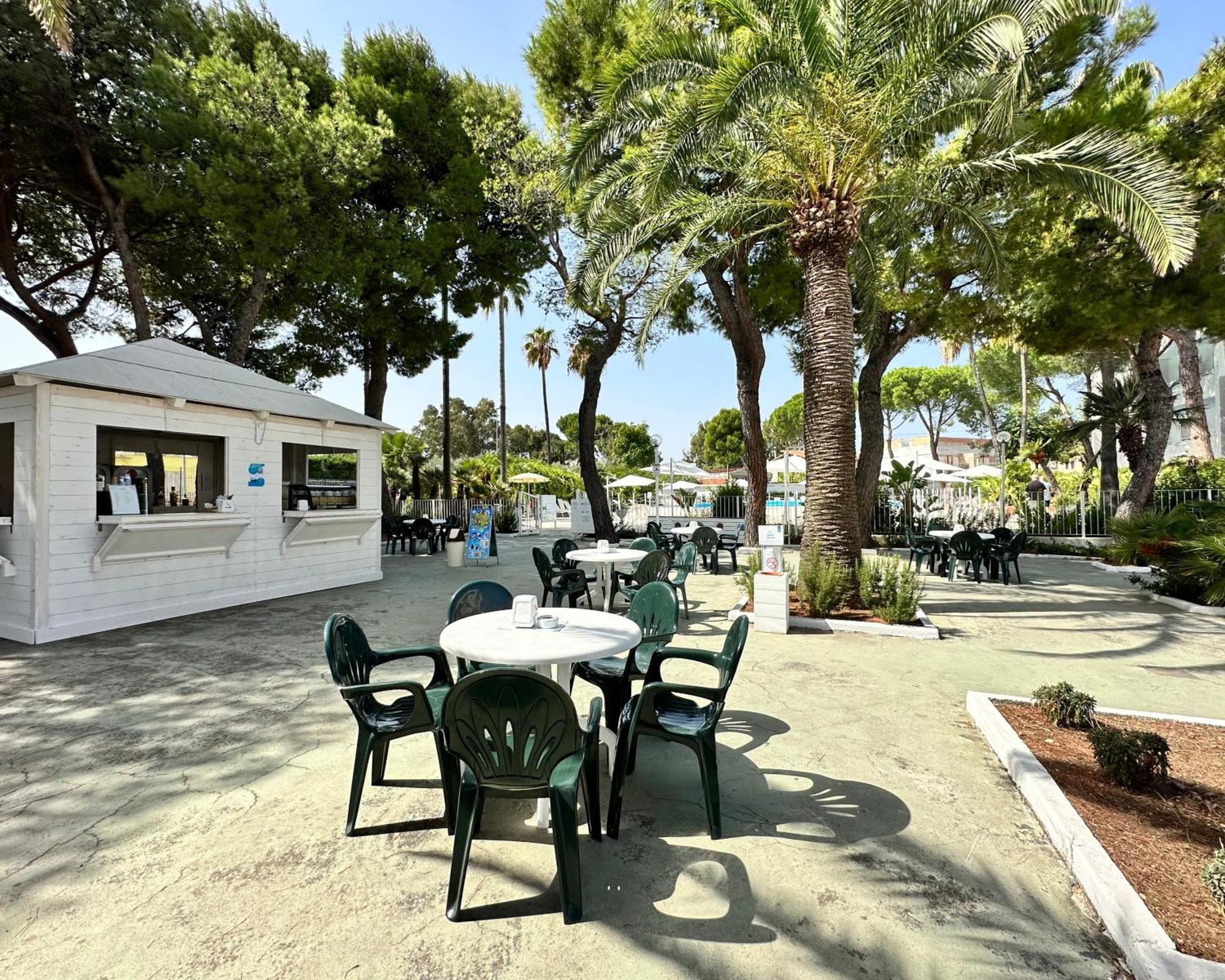 Hotel Riva Del Sole جيوفيناتسو المظهر الخارجي الصورة