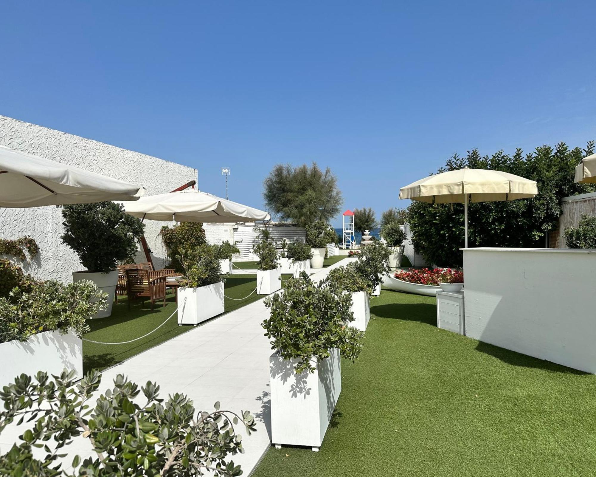 Hotel Riva Del Sole جيوفيناتسو المظهر الخارجي الصورة