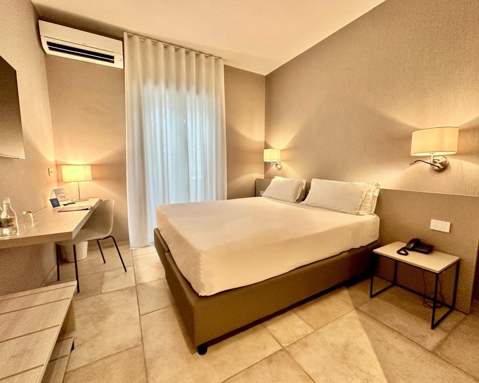 Hotel Riva Del Sole جيوفيناتسو المظهر الخارجي الصورة
