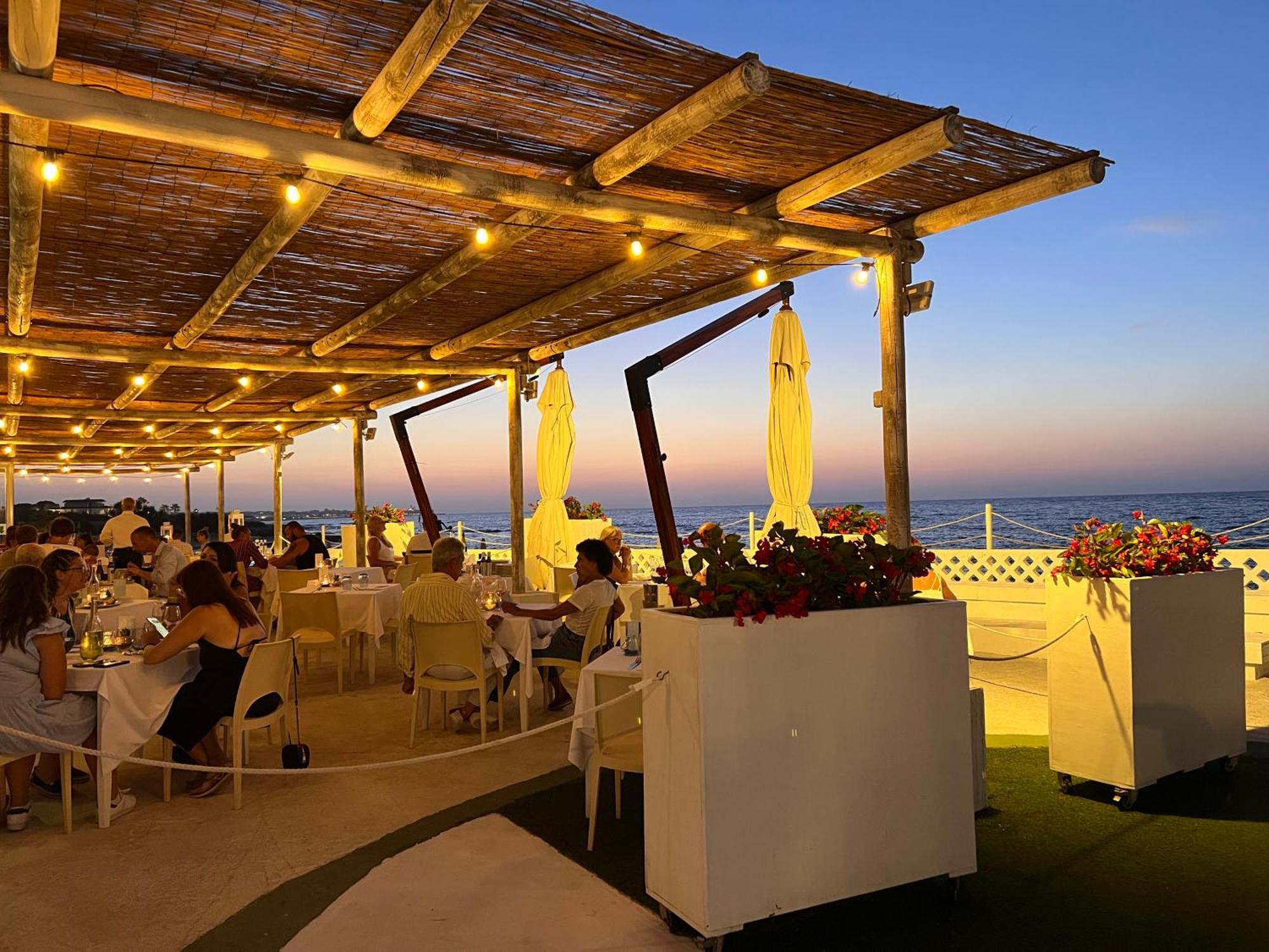 Hotel Riva Del Sole جيوفيناتسو المظهر الخارجي الصورة